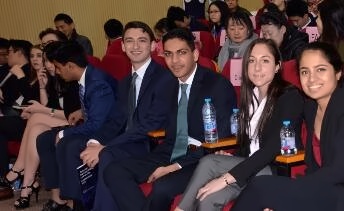 宾夕法尼亚大学理事会**团合影