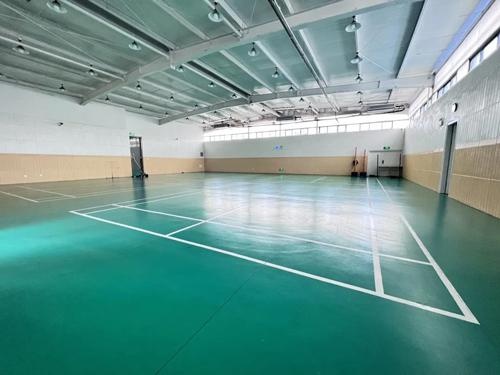 羽毛球馆.jpg