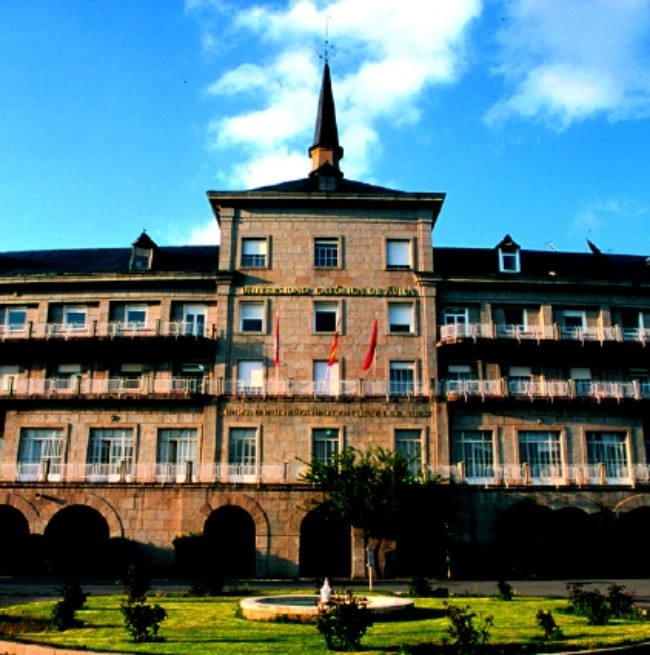 阿维拉天主教大学