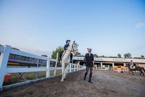 中加枫华国际学校马术馆