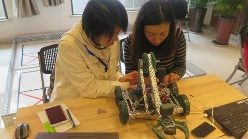 乐博士机器人教育