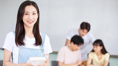在教室里
