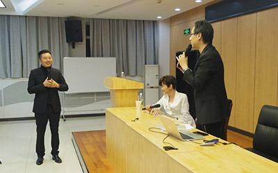 上台演说