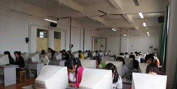 云南南方青年进修学院