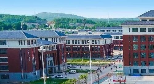 新安職業(yè)高級(jí)中學(xué)