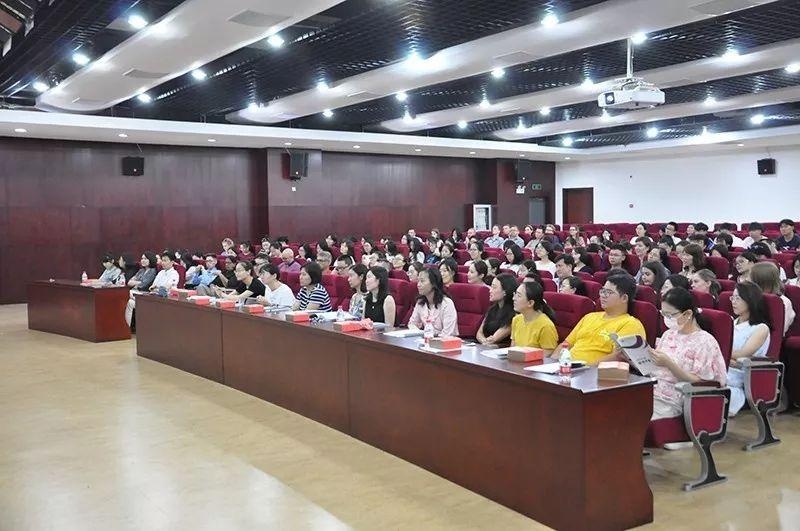 全体教师就位.jpg