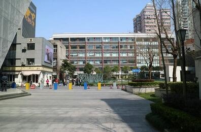 美国林登中学上海分校校园环境.jpg