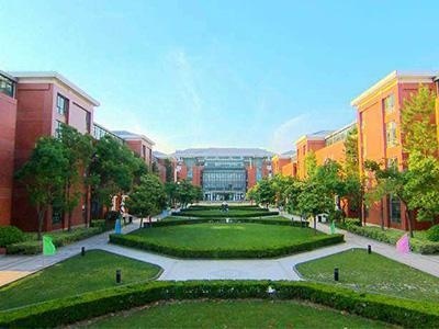 上海外国语大学西外外国语学校