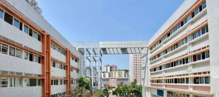 重庆史迪威外语学校初中部2023年学费标准