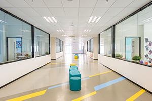 深圳市龙华区诺德安达双语学校走廊