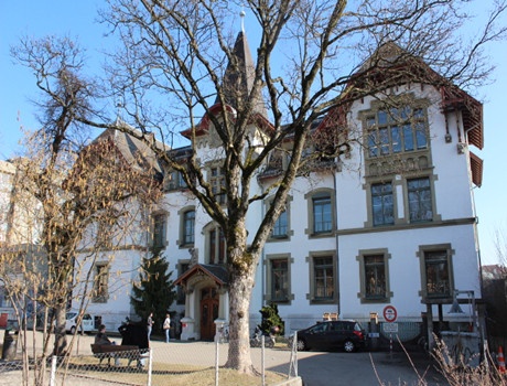 伯尔尼师范学院