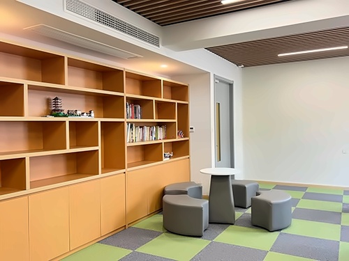 上海uec学校阅读区