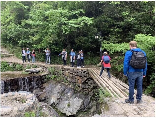 登山活动.jpg