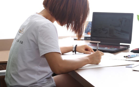 是成为进阶高级设计师的筹码