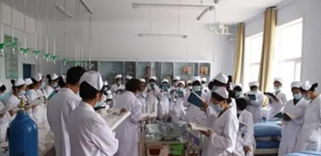新疆喀什地区卫生学校