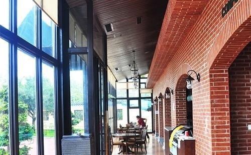 学生经营的咖啡厅内景