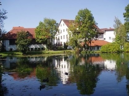 伊斯尼自然科学与技术学院