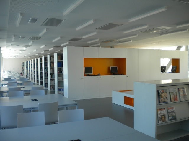 瑞士西部高等专业学院汝拉地区工程师学院