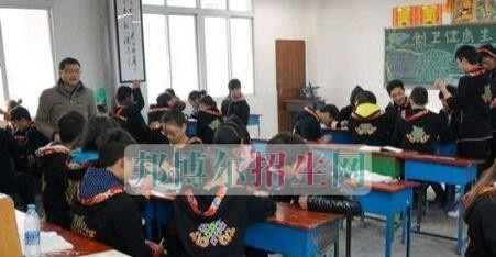 四川省南江县职业中学