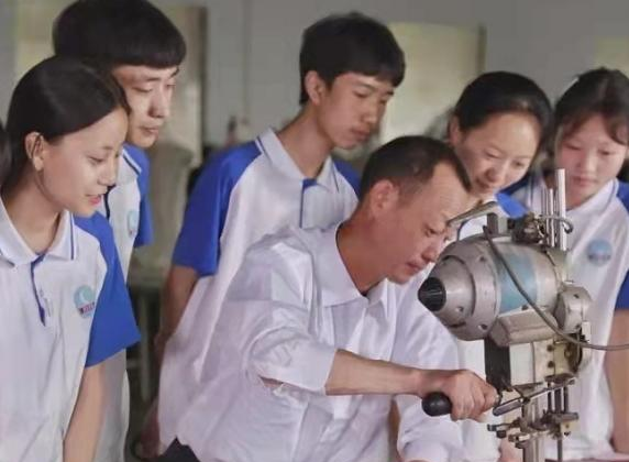 乐山欣欣艺术职业学校