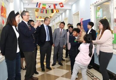 美国杜克学校校长访问上师大附二外国际部