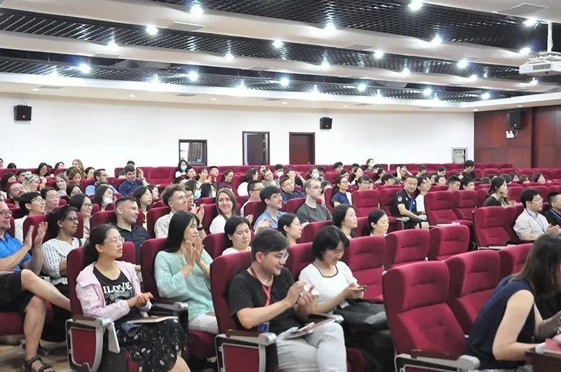 全体教职工大会.jpg