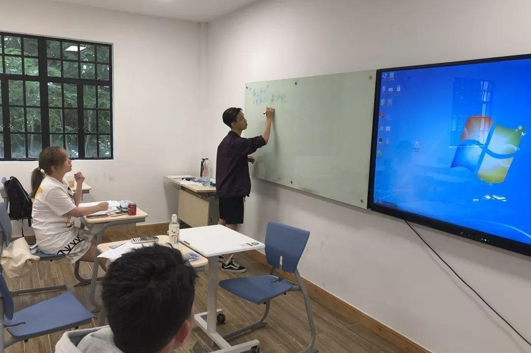 上海阿德科特学校暑期强化课程.jpg