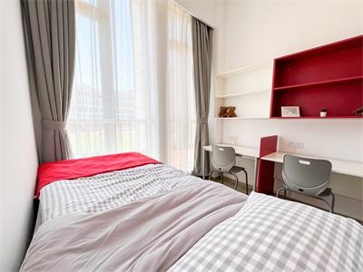 Twin Room 双人间