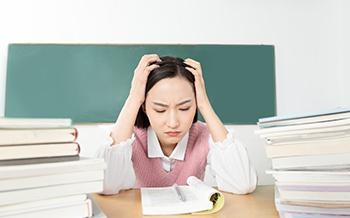 因为自己不懂日语，出国留学艰难？