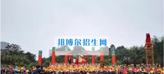 资阳师范学校200余生走进资阳春节特别节目演出