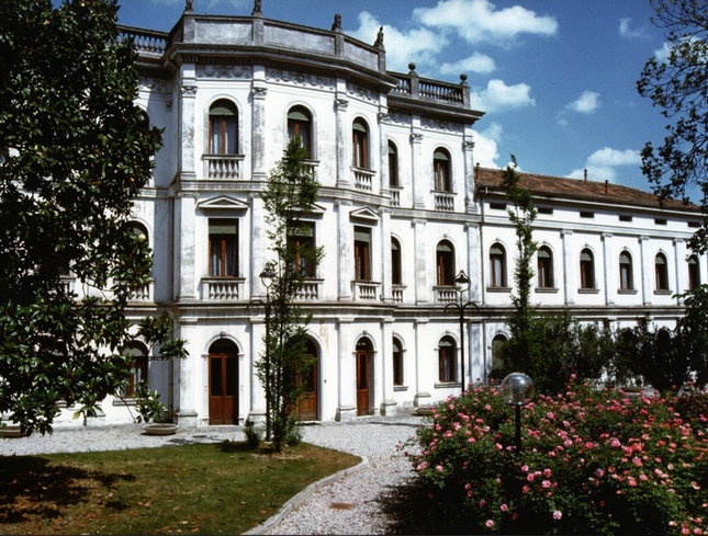 阿德里亚音乐学院