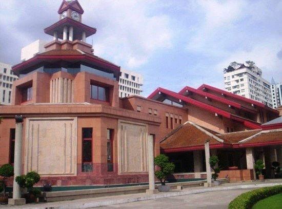 诗纳卡宁威洛大学