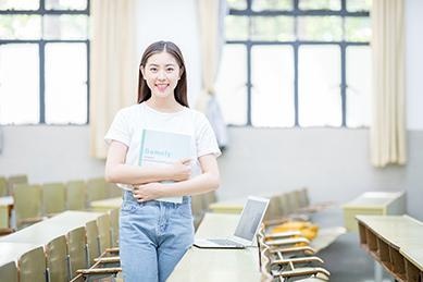 以专业老师为代表的海内外托福老师助力授课，效果显著
