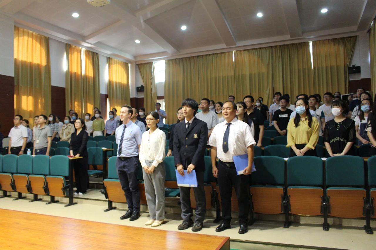 上海枫叶国际学校2019—2020学年第六次员工大会.jpg