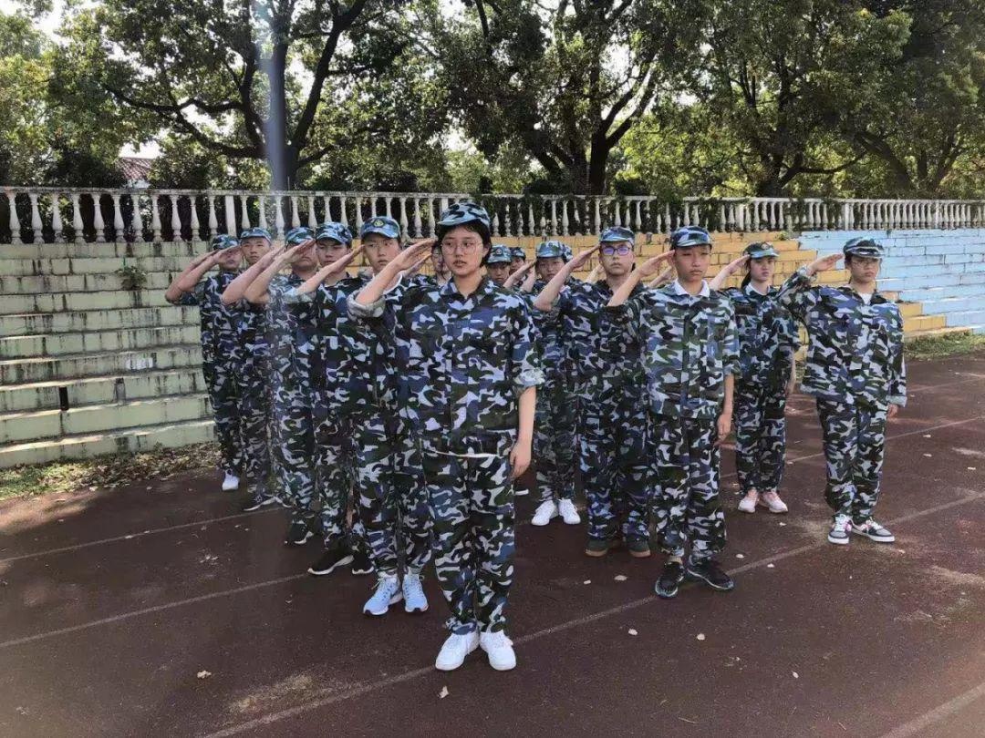 上海金苹果双语学校国际部军训.jpg