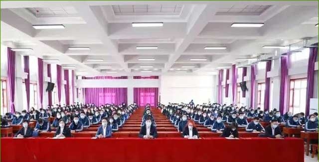 哈尔滨现代医护卫生学校