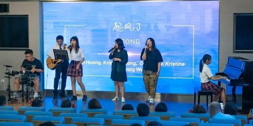 节目表演.jpg