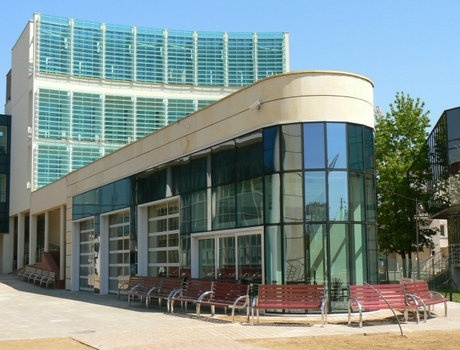 普热梅希尔法律与公共行政学院