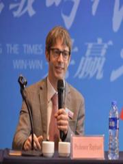 Raphael Lissillour 教授