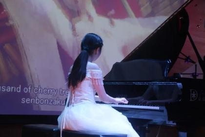 中加枫华初中部“春之声”钢琴音乐会.jpg