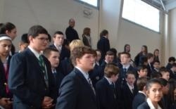 罗威尔教会中学