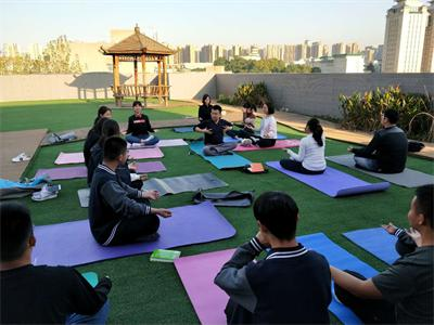 武汉市洪山高级中学国际部