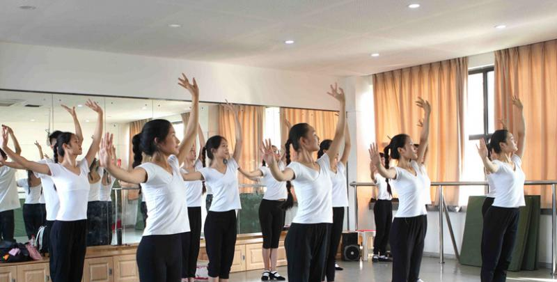 石家庄华韵艺术中专学校