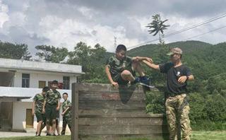中国少年特种兵军事特训营
