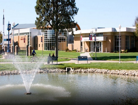 哈欽森社區(qū)學(xué)院與地區(qū)職業(yè)學(xué)校