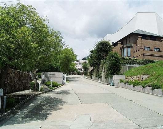 甲南女子大学