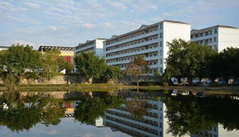 西河职业中学