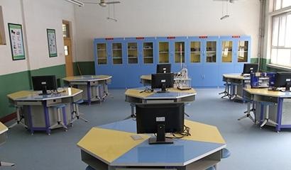 河北省师范大学附属中学中加班