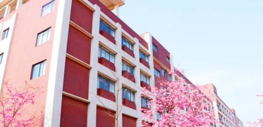昆明卫生学校1