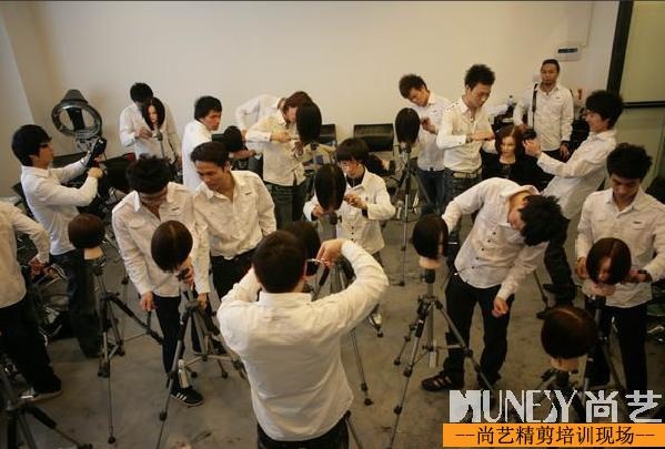 广州尚艺精剪培训现场